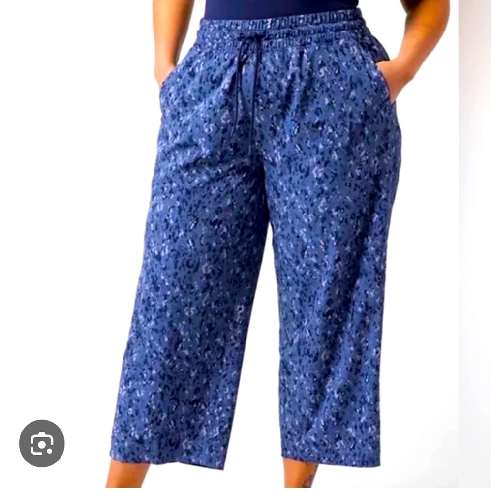 Athleta avenue printed wide leg crop pants size 12